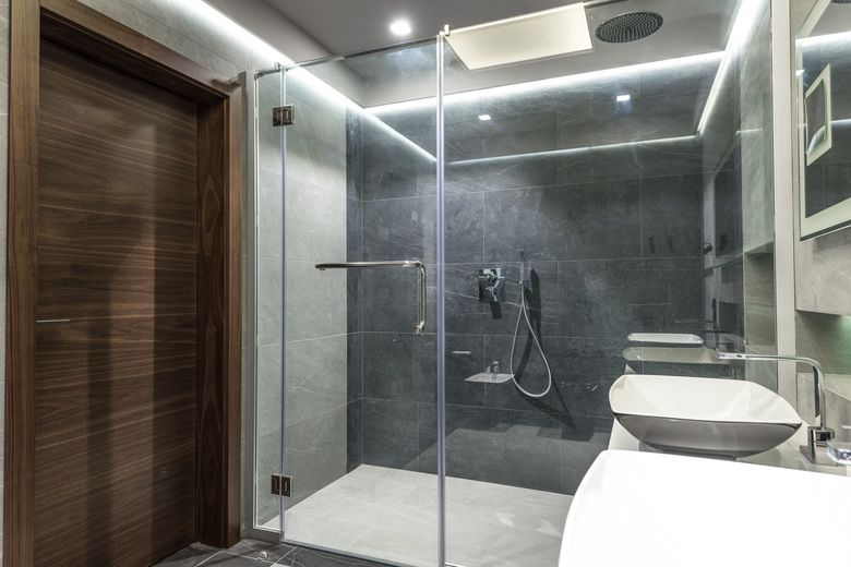 Как выбрать трап для walk-in душа: ключевые параметры и типичные ошибки