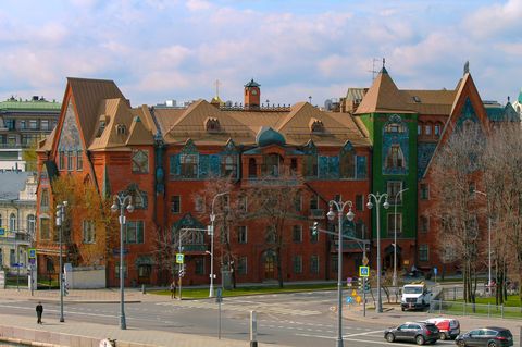Почему московский климат - главный фактор выбора фасадных материалов?