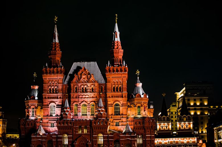 Какие согласования, кроме Мосжилинспекции, нужны для перепланировки в доме-памятнике?
