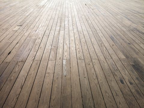 Почему широкоформатная инженерная доска требует особого подхода в новостройке бизнес-класса?