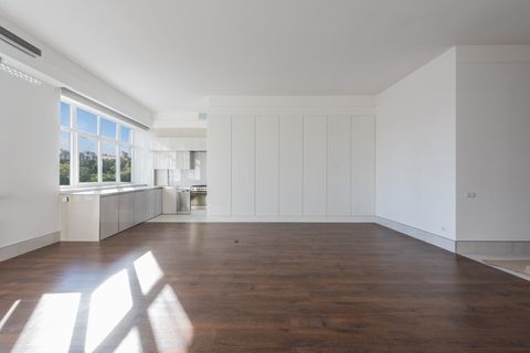 Почему дефекты стяжки критичны для премиального ремонта?