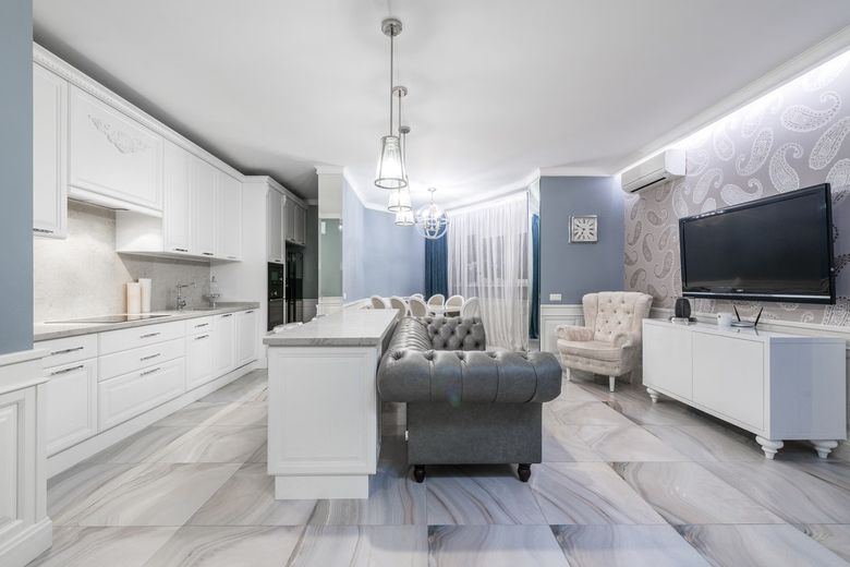 Сколько функциональных зон оптимально для гостиной 60-80 м²?